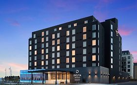 Delta Hotels By Marriott Thunder Bay 4*